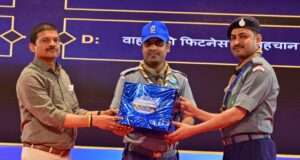 लखनऊ में सड़क सुरक्षा क्विज में सिद्धार्थनगर की टीम को मिला सम्मान, हेलमेट देकर किया गया पुरस्कृत