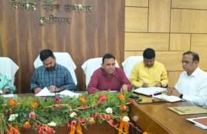 विशेष संचारी रोग नियंत्रण एवं दस्तक अभियान की तैयारियों को लेकर जिलाधिकारी की अध्यक्षता में बैठक