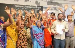 कोटेदार अनियमितता व दुर्व्यवहार का आरोप, एसडीएम से शिकायत