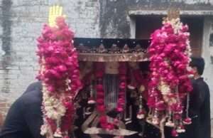 मौला अली की शहादत पर ताबूत को कांधा देने उमड़ा स्याह सैलाब-गूंजी अली मौला हैदर मौला की सदा