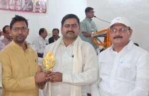 प्राइवेट चिकित्सकों का होली मिलन समारोह संपन्न, विवेक पांडेय हुए सम्मानित