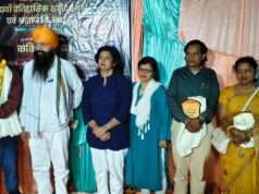 इंकलाब के नारों से गूंजा आसमान, देर रात तक चला कवि सम्मेलन