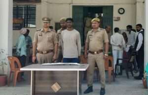 कुल्हाड़ी से कटकर बाबा की हत्या करने वाले युवक को गिरफ्तार कर पुलिस ने भेजा जेल