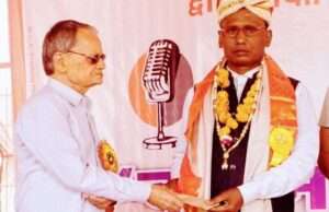 फतेहपुर के कवि जीवन जिद्दी को राष्ट्रीय साहित्य सम्मान, बांदा में हुआ सम्मानित