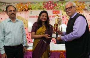 पड़री शाखा डाकपाल संजय सिंह को सराहनीय कार्यो के लिए किया गया सम्मानित