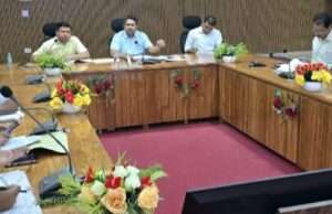 वार्षिक लक्ष्य हर हाल में करें पूरा, वसूली में लाएं तेजी— जिलाधिकारी मृदुल चौधरी ने अधिकारियों को दिए सख्त निर्देश