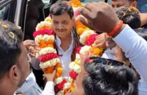 समाजवादी पार्टी के राष्ट्रीय महासचिव का कार्यकर्ताओं ने किया भव्य स्वागत