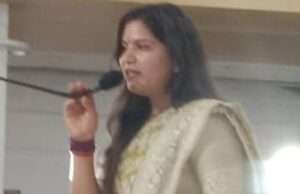 होली हंगामा में कवियों ने बहाई फागुनी बयार, लगे ठहाके