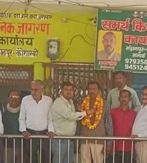 रोडवेज बस चालू कराए जाने से गदगद पार्टी पदाधिकारियों ने अजय सोनी का माल्यार्पण कर किया अभिनंदन