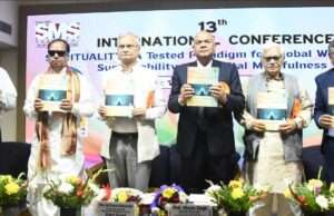 वैश्विक संकट के दौर में भारत का संतुलित विकास मॉडल प्रेरणादायक: प्रो.अजित कुमार चतुर्वेदी