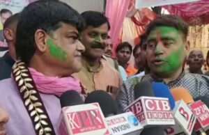 पूर्व बारा विधायक उदयभान करवरिया की मौजूदगी में कंजासा का होली मिलन बना ऐतिहासिक