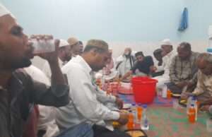 नूरी मस्जिद में 26वें रोजे पर हुआ रोजा इफ्तार का आयोजन