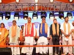 कैलाश खेर के गीतों ने बांधा समा झूमे दर्शक मनोज तिवारी ने का जीते हैं बिहार अब यूपी की बारी है