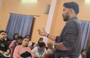 हरिश्चंद्र पी0 जी0 कॉलेज में “करियर जागरूकता कार्यक्रम” का हुआ आयोजन