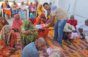 वृद्धाश्रम में खुशियों की होली: बुजुर्गों को मिले पसंदीदा वस्त्र, फाग गीतों संग मनाया उत्सव