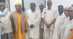 एक तरफ रमजान की इबादत, दूसरी तरफ होली मिलन करते जुम्मन खां