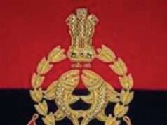 गेहूं की खेत में कूड़ा डालने की शिकायत पुलिस से