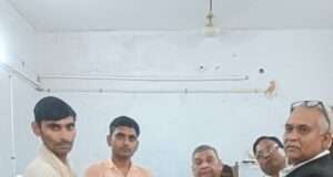 अदालत के आदेश पर बीमा कंपनी ने याची को 3.29 लाख रुपये का चेक सौंपा