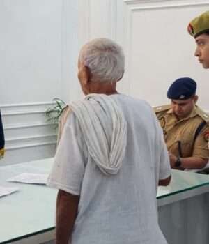 पुलिस दफ्तर में SSP की जनचौपाल, फरियादियों की समस्याएं सुनीं