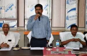 संस्थागत प्रसव बढ़ाने को लेकर आशा कार्यकर्ताओं की बैठक, जिलाधिकारी ने दिए सख्त निर्देश