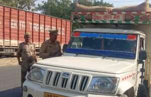 ओवरलोड वाहनों पर चला अभियान, सैनी चौराहे पर 22 चालान