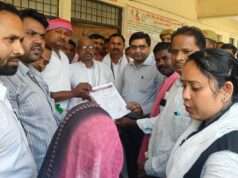 सपाईयों ने तहसील मुख्यालय पर प्रदर्शन कर एसडीएम को सौंपा चार सूत्रीय ज्ञापन