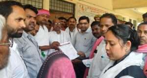 सपाईयों ने तहसील मुख्यालय पर प्रदर्शन कर एसडीएम को सौंपा चार सूत्रीय ज्ञापन