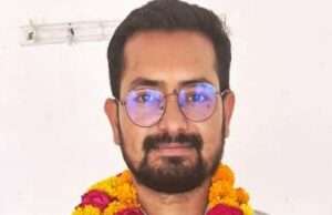 सुधीर के कार्यालय अधीक्षक व अमित के टैक्स असिस्टेंट की सफलता पर खुशी का माहौल
