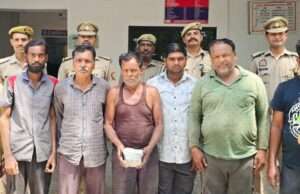 जुआ खेलते हुए सात युवक गिरफ्तार, नकदी व ताश बरामद