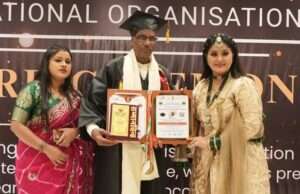 जगतगुरु स्वामी वेदपुत्र जी महाराज के सानिध्य में अशोक अग्रवाल ‘काका’ को मिला ऑनरेरी डॉक्टरेट सम्मान