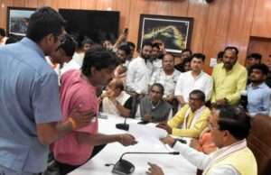 उपेक्षा के कारण खंडहर बना प्राचीन विख्यात सिद्ध हनुमान मन्दिर