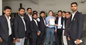 पूर्व सांसद प्रत्याशी युगल किशोर शुक्ल ने झारखण्डी ओवर ब्रिज निर्माण शुरू कराने की मांग हेतु सौंपा ज्ञापन