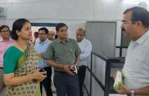 कलेक्ट्रेट कार्यालयों का डीएम ने किया निरीक्षण