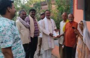 भाजपा नेता मनोज जायसवाल ने गैपुरा मण्डल के ग्रामसभा बबुरा में घर घर किया जन संपर्क