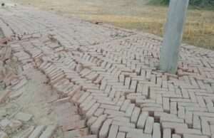 अटसरॉय में लगा खड़ंजा मार्ग दो माह में उखड़ा