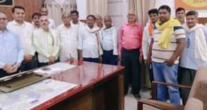 जिला अधिकारी प्रयागराज का बड़ा एक्शन,आपूर्ति निरीक्षक दिनेश कुमार मुख्यालय अटैच, जांच के आदेश