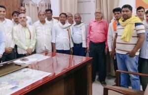 जिला अधिकारी प्रयागराज का बड़ा एक्शन,आपूर्ति निरीक्षक दिनेश कुमार मुख्यालय अटैच, जांच के आदेश