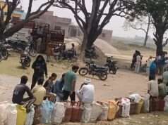 भीषण गर्मी में गैस के लिए लंबी कतारें, होम डिलीवरी पर उठे सवाल