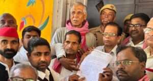 गाजीपुर कीघटना को लेकर अखिल भारतीय विश्वकर्मा शिल्पकार महासभा ने महामहिम राज्यपाल के नाम सम्बोधित ज्ञापन जिलाधिकारी को सौंपा