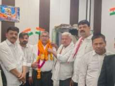 कलेक्ट्रेट में नवनिर्वाचित बार अध्यक्ष बाबू सिंह यादव का हुआ भव्य स्वागत