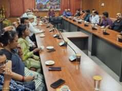 वर्ल्ड हेरिटेज डे पर झाँसी वैगन कारखाना में हेरिटेज वॉक, छात्रों ने देखा ऐतिहासिक रेल विरासत