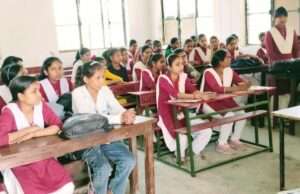 संचारी रोग नियंत्रण अभियान के अन्तर्गत माध्यमिक विद्यालयों में लोकगीत गायन प्रतियोगिता का किया गया आयोजन