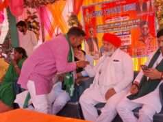 भाकियू प्रवक्ता राकेश टिकैत अखरी में किसान नेता के श्रद्धांजलि सभा में किया शिरकत