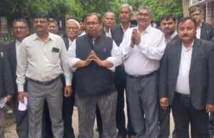 बार चुनाव 2026: बाबू सिंह यादव ने अधिवक्ताओं से किया जनसंपर्क, मांगा समर्थन