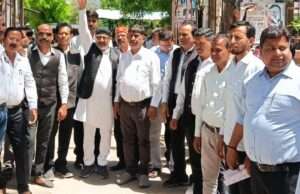 अधिवक्ता की हत्या को लेकर उपजा आक्रोश, किया विरोध प्रदर्शन
