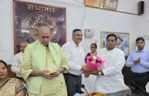 स्कूल चलो अभियान कार्यक्रम का जनप्रतिनिधियों एवं जिलाधिकारी ने किया शुभारंभ