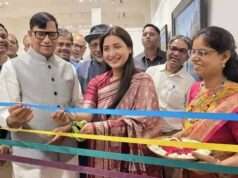 जहांगीर आर्ट गैलरी में सजी ‘माटी के रंग’, डॉ. लाल रत्नाकर की चित्रकला ने मोहा मन