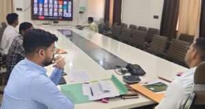 मानव वन्यजीव संघर्ष रोकने हेतु डीएम ने पचपेड़वा, गैंसड़ी समेत चार ब्लॉकों के प्रधानों व सचिवों के साथ की वर्चुअल मीटिंग