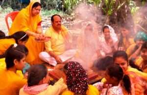 वैदिक मंत्रोच्चारण के मध्य नौ कुण्डीय महायज्ञ में हुई लोकमंगल की प्रार्थना