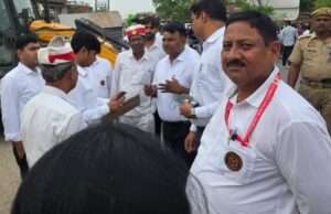 डीएम के निर्देश पर खाली कराया गया उड्डयन की बेस कीमती जमीन